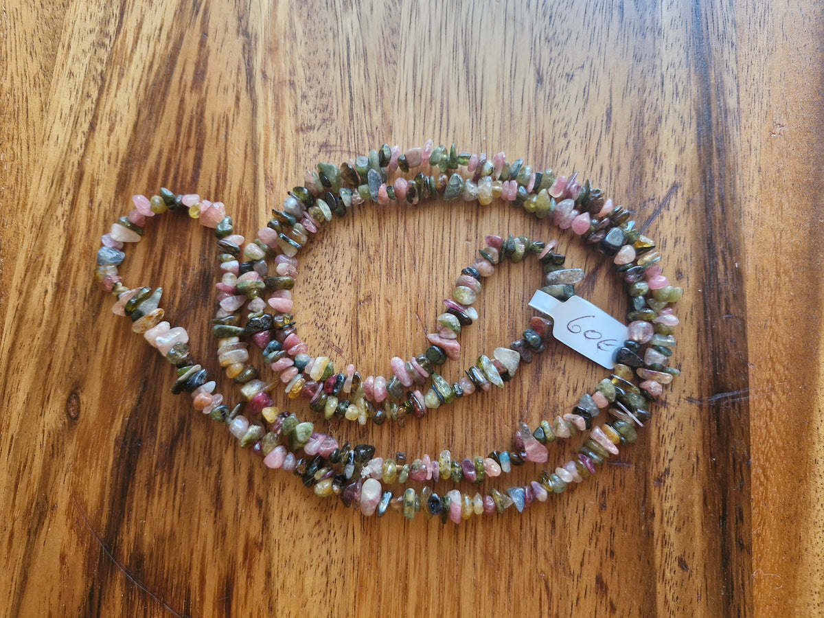 Long collier baroque en tourmaline multicouleur