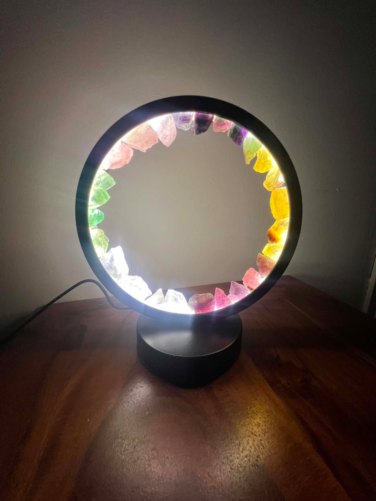Lampe ronde sur socle en pierre naturelle