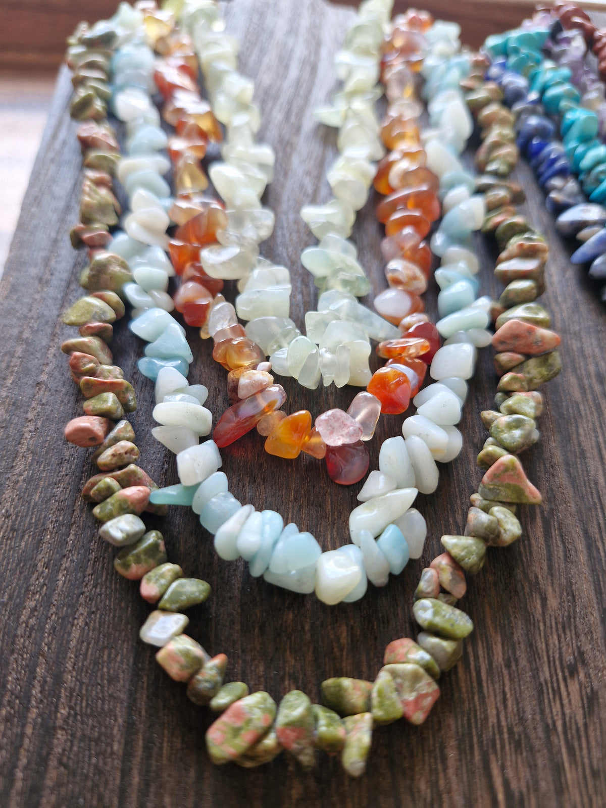 Collier baroque en minéraux bruts