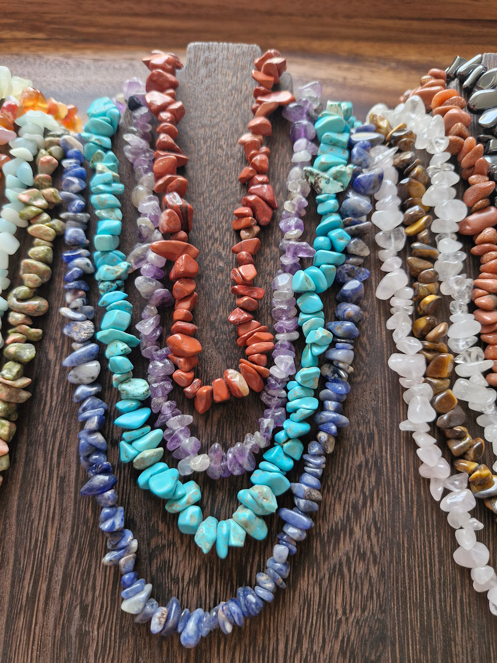 Collier baroque en minéraux bruts