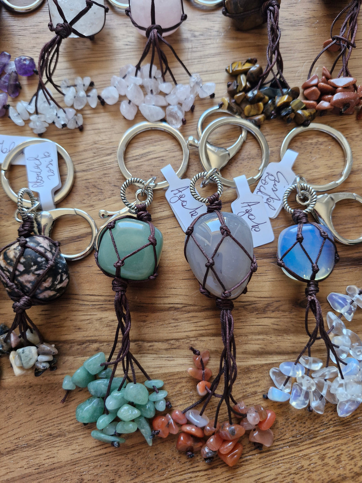 Porte-clés minéraux naturels – Pierre polie artisanale