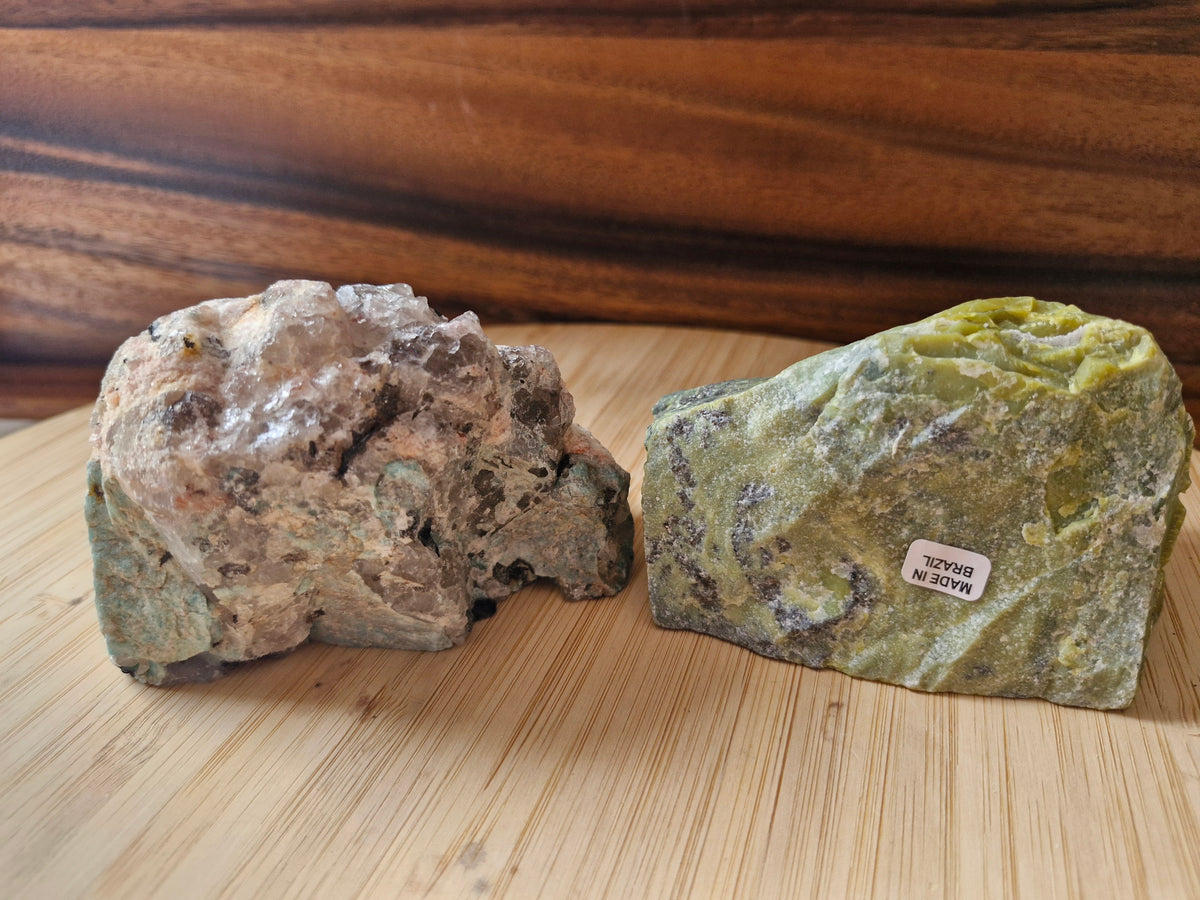 Amazonite et Serpentine avec une face polie (au choix)