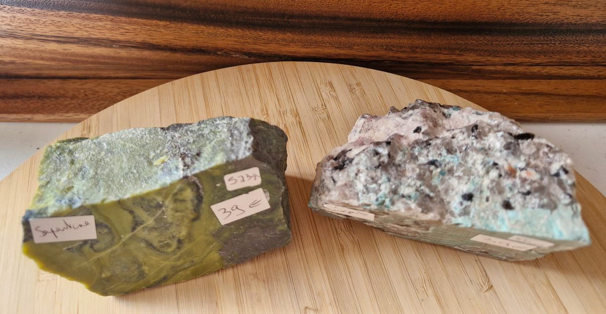 Amazonite et Serpentine avec une face polie (au choix)