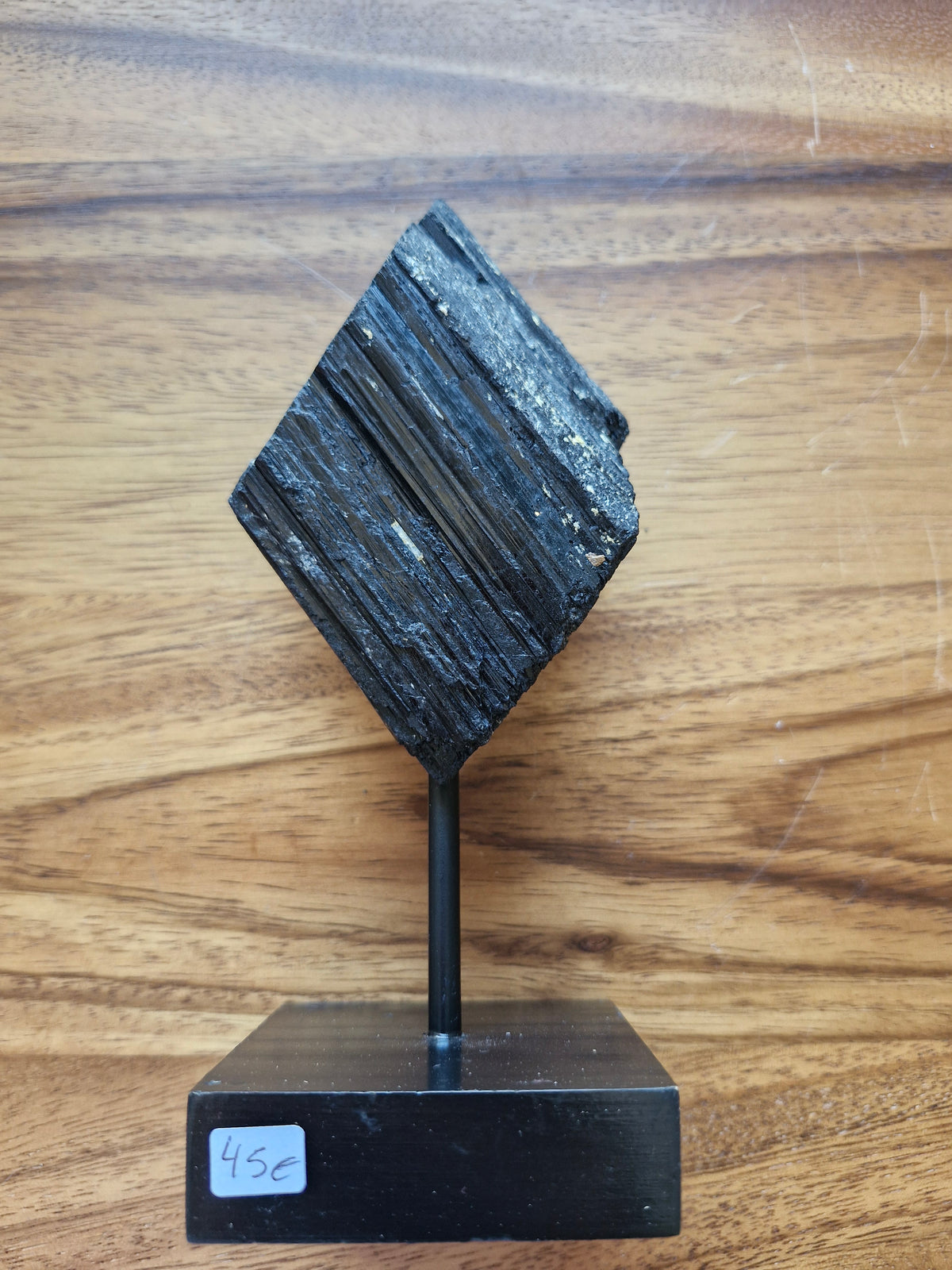 Tourmaline sur socle en bois