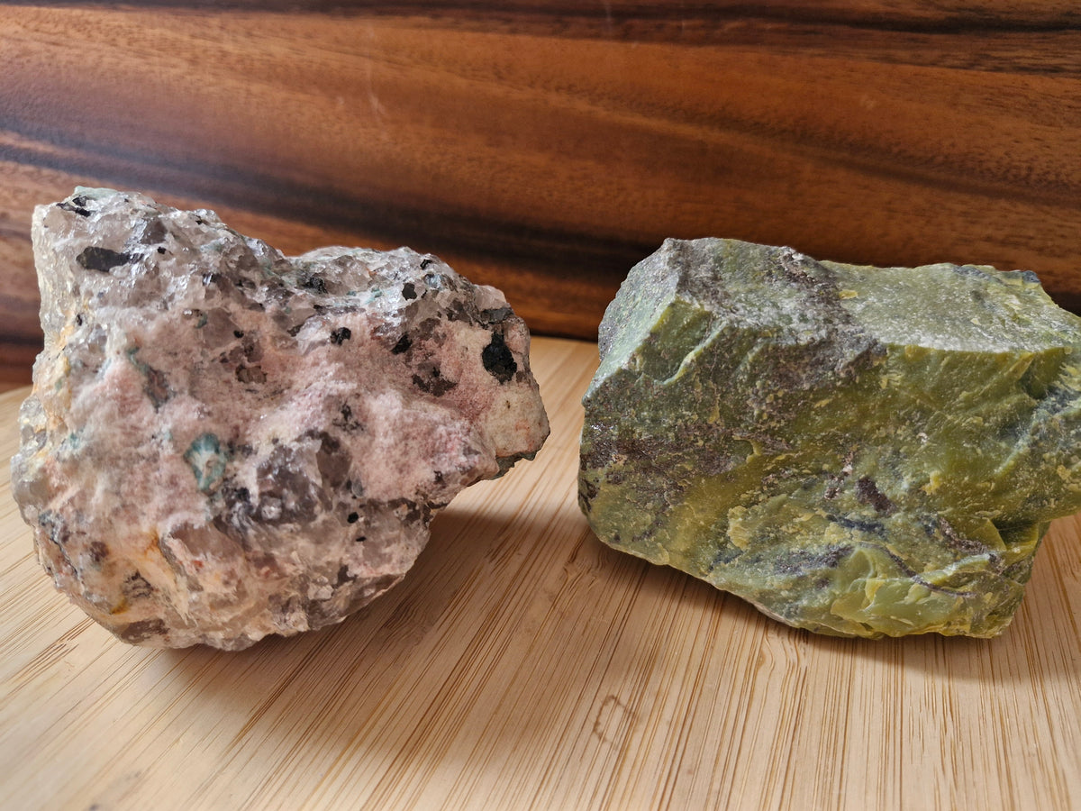 Amazonite et Serpentine avec une face polie (au choix)
