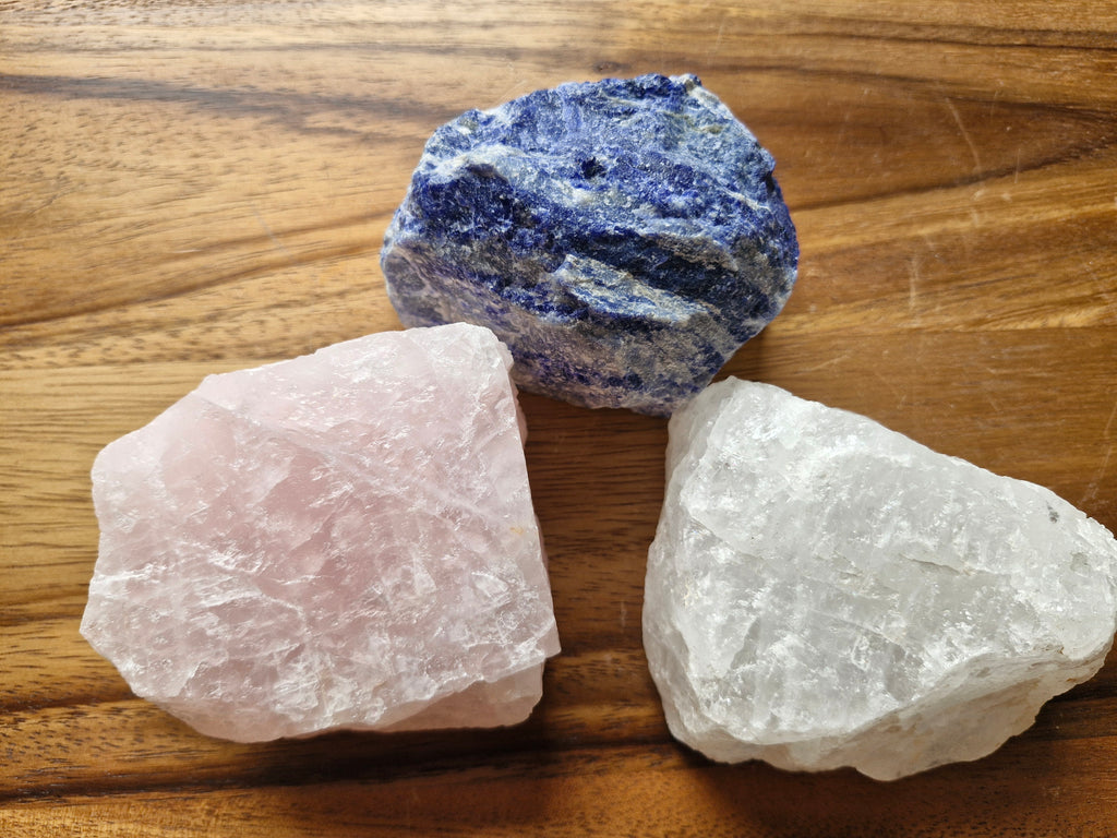 Cristal de Roche, Sodalite ou Quartz Rose – Pierre polie une face (au choix)
