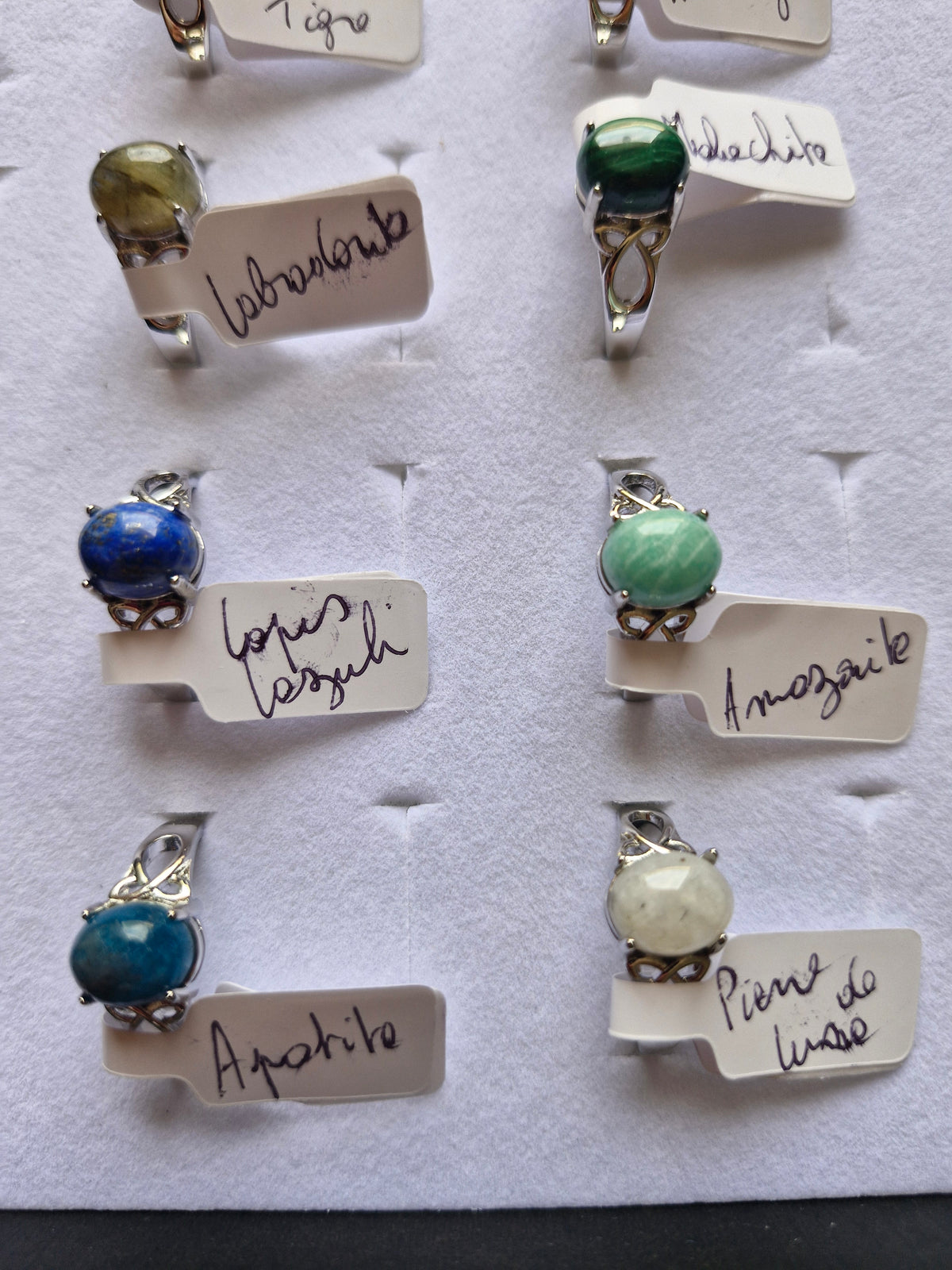 Bague avec minéral Solitaire